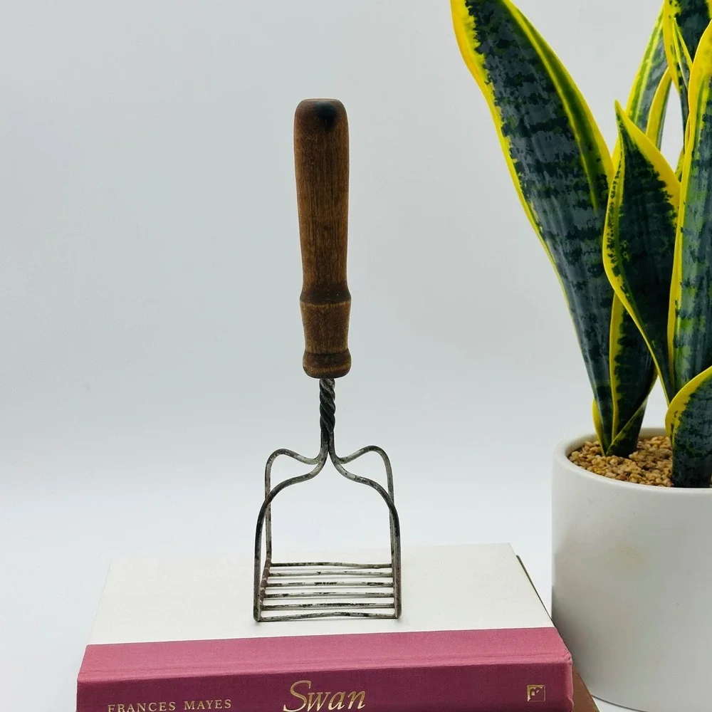 Vintage Primitive Potato‎ Masher Twisted Metal Wire Wood Handle Farmhouse Decor